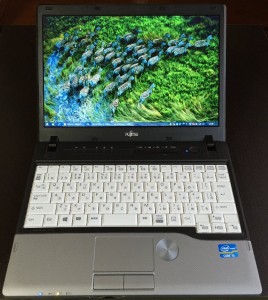 富士通 Lifebook P772/G